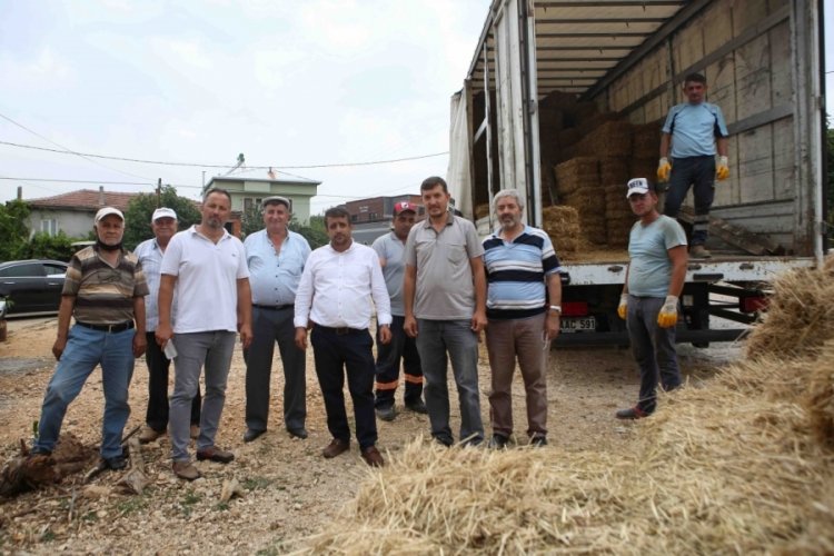 Bursa Nil&uuml;ferli &ccedil;ift&ccedil;ilerden Manavgat'a anlamlı yardım