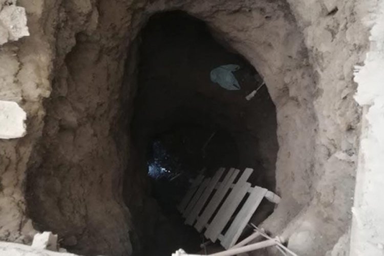 Afyonkarahisar'da kazı yaparken su&ccedil;&uuml;st&uuml; yakalandılar!