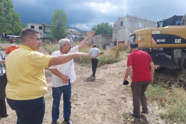 DEVA Partisi Bursa İl Başkanı &Ouml;zg&ouml;z, sel b&ouml;lgelerini gezdi