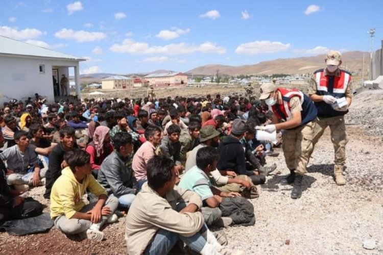 Ka&ccedil;ak g&ouml;&ccedil;menler yakalanmamak i&ccedil;in bu yolu tercih ediyor