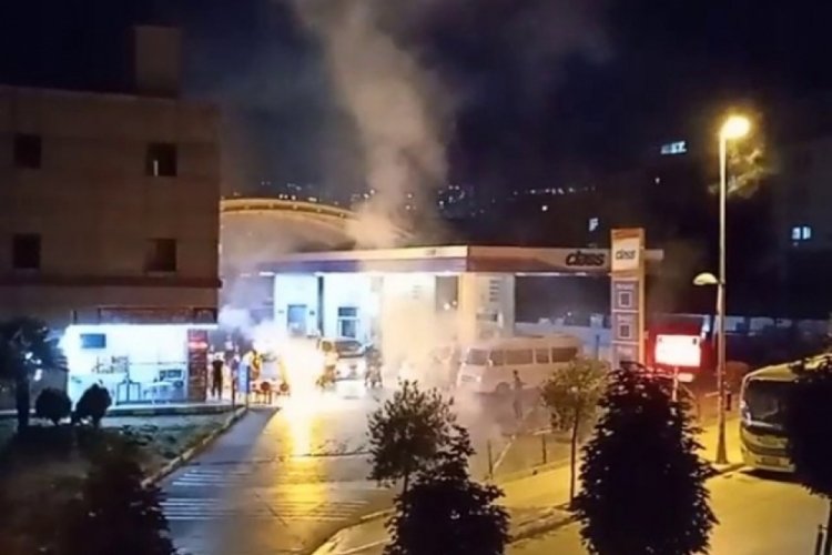 Felakete davetiye! Benzinlikte havai fişek attılar