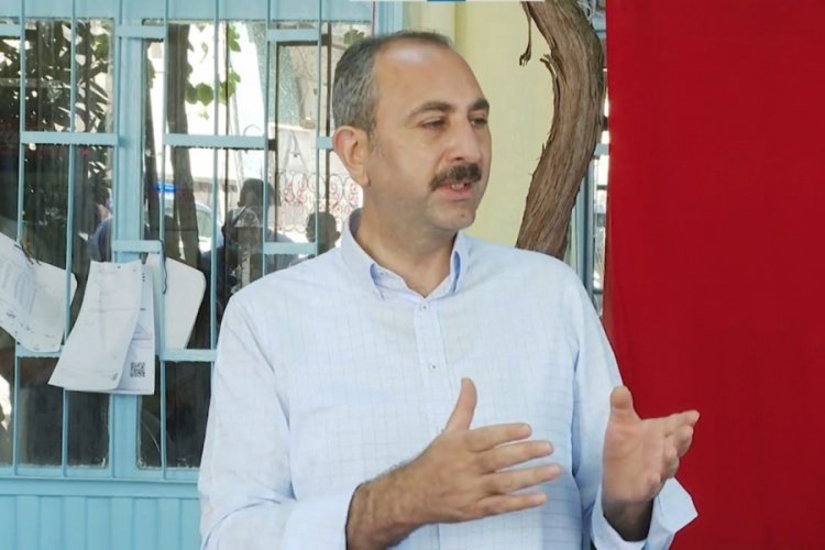 Bakan G&uuml;l: "Yanan alanlara tek bir &ccedil;ivi &ccedil;akılmasına izin vermeyeceğiz"