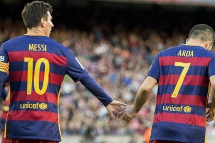 Arda Turan'dan eski takım arkadaşı Messi'ye duygusal paylaşım!
