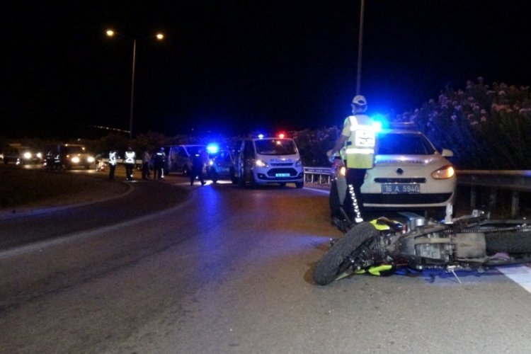 Bursa'da bariyerlere &ccedil;arpan motosiklet s&uuml;r&uuml;c&uuml;s&uuml; hayatını kaybetti