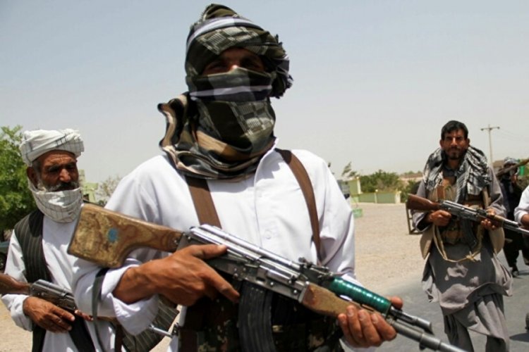 Afganistan'ın g&uuml;neyinde Taliban'a hava saldırısı!