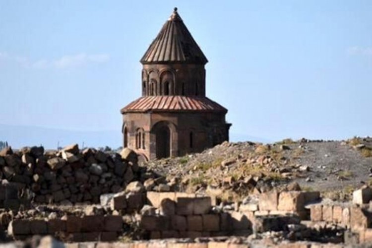 D&uuml;nya kenti Ani'de 4 farklı noktada kazı yapılıyor