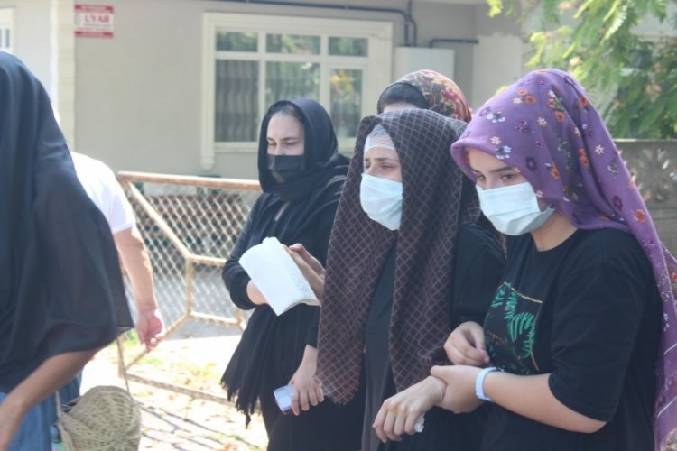Balıkesir'deki korkun&ccedil; kazada emniyet kemeri sayesinde kurtuldu