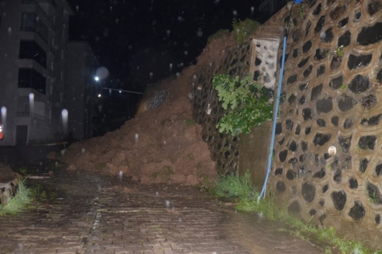 Ordu'da heyelan sebebiyle 3 bina tahliye edildi