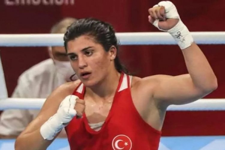 Olimpiyat Şampiyonu Busenaz S&uuml;rmeneli yurda d&ouml;nd&uuml;