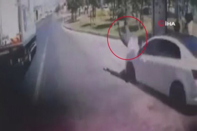 İstanbul B&uuml;y&uuml;k&ccedil;ekmece'de feci kaza! Ehliyetsiz s&uuml;r&uuml;c&uuml; &ouml;l&uuml;m sa&ccedil;tı