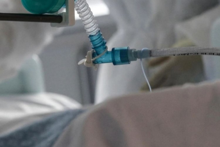 Rusya'da oksijen faciası! 9 koronavir&uuml;s hastası &ouml;ld&uuml;