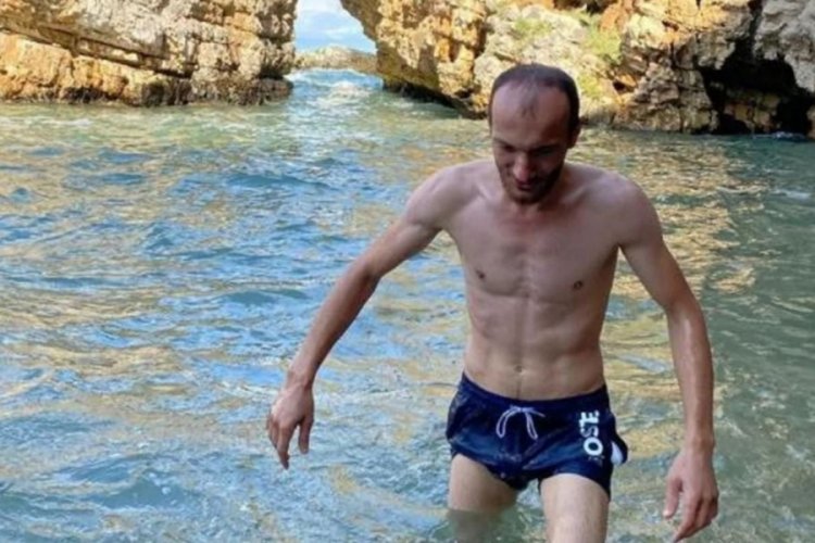 Fotoğraf &ccedil;ektirmek i&ccedil;in &ccedil;ıktığı kayalıklar sonu oldu!
