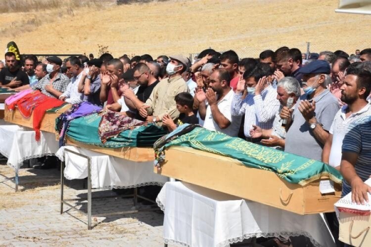 İzmir'deki dehşete d&uuml;ş&uuml;ren kazada acı veda...