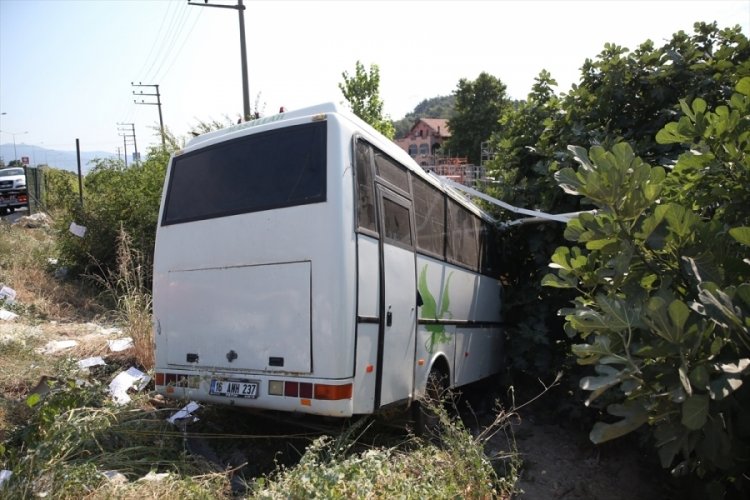 Bursa'da 5 aracın karıştığı zincirleme kaza! 6 kişi yaralandı