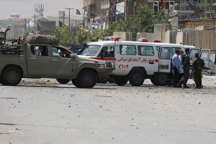 Afganistan'da roketli ve bombalı saldırı d&uuml;zenlendi: 3 sivil &ouml;ld&uuml;!