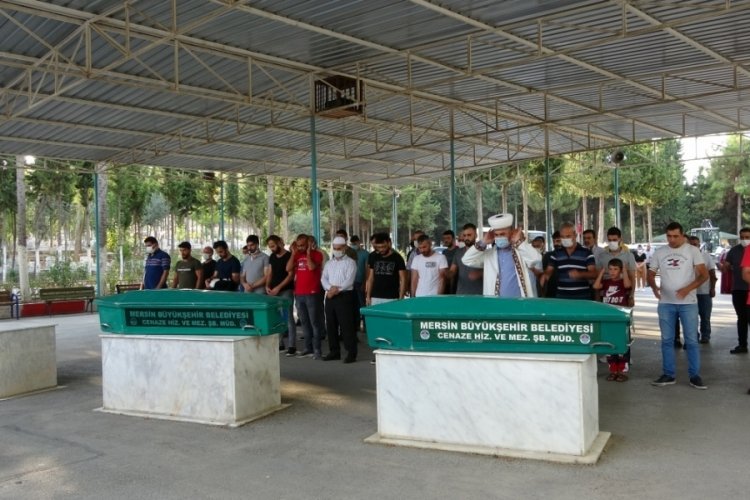 Eski eşi tarafından &ouml;ld&uuml;r&uuml;len kadın ve annesi toprağa verildi