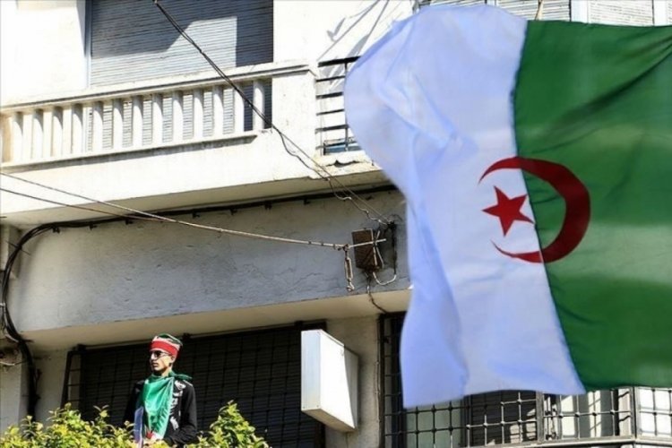 Cezayir'deki orman yangınlarında 25 asker hayatını kaybetti