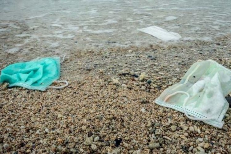 Koronavir&uuml;s&uuml;n yol a&ccedil;tığı bir başka tehlike: 1,6 milyar maske okyanuslarda