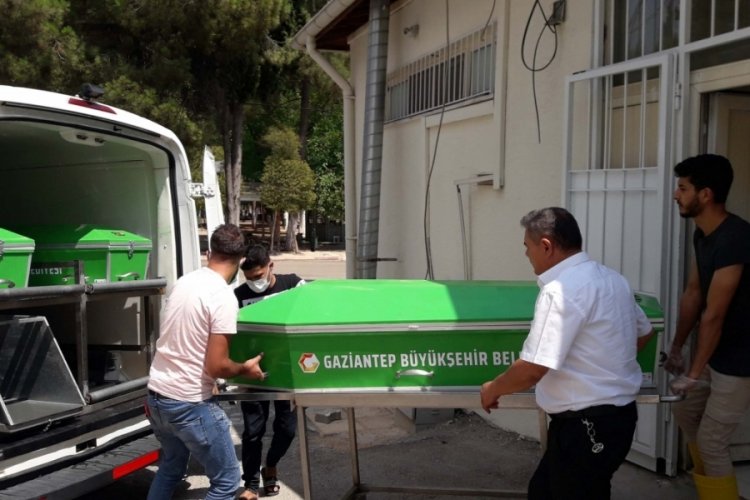Gaziantep'te bir iş&ccedil;i yıldırım isabet etmesiyle &ouml;ld&uuml;