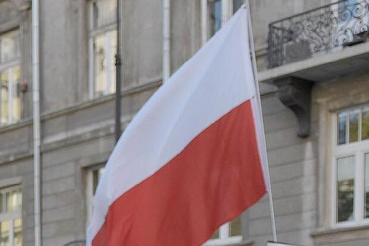 Polonya'da Birleşik Sağ &ccedil;oğunluğu kaybetme tehlikesiyle karşı karşıya!