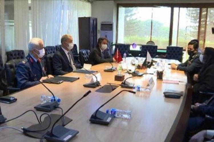 Bakan Hulusi Akar, Pakistanlı mevkidaşı ile g&ouml;r&uuml;şt&uuml;