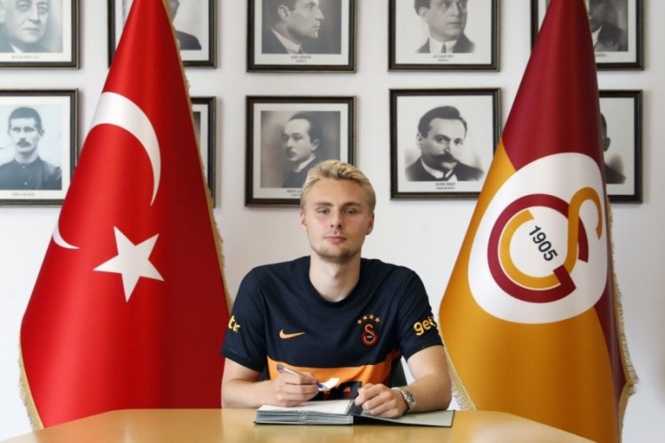 Victor Enok Nelsson, Galatasaray'a 5 yıllık imzayı attı