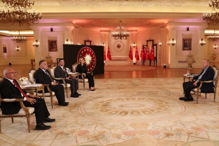 Cumhurbaşkanı Erdoğan'dan g&ouml;&ccedil; a&ccedil;ıklaması: T&uuml;rkiye yol ge&ccedil;en hanı değildir