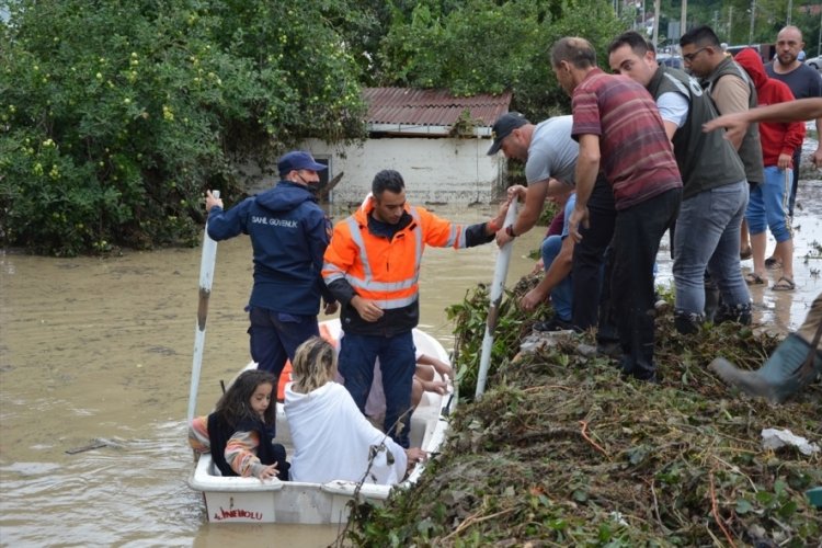 Kastamonu'da selde kaybolan Rabia i&ccedil;in arama &ccedil;alışması başlatıldı