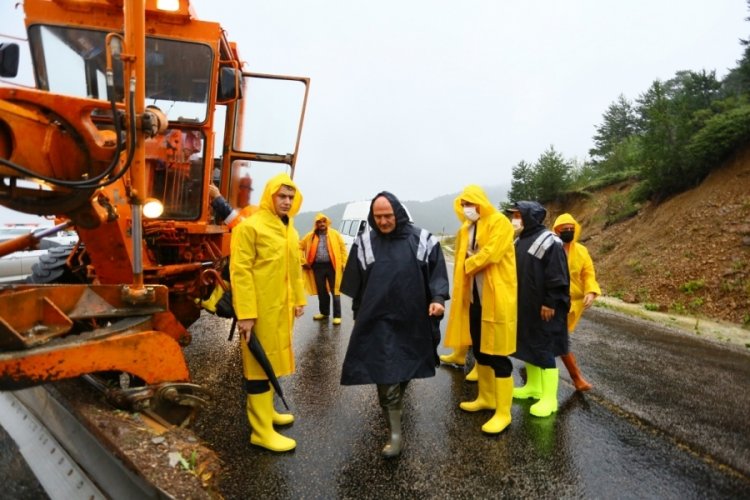 Bakan Soylu sel b&ouml;lgesinde incelemelerde bulundu