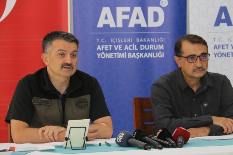 Bakan Pakdemirli ve D&ouml;nmez'den sel ve yangın felaketleriyle ilgili&nbsp;a&ccedil;ıklamar