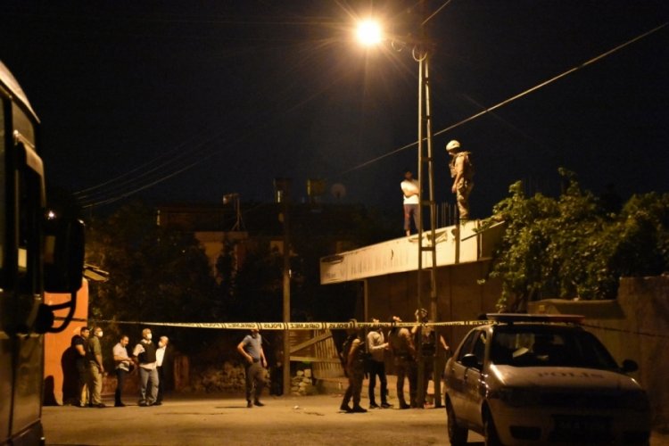 Yakalama kararı olan ş&uuml;pheli, polislere ateş a&ccedil;tı!