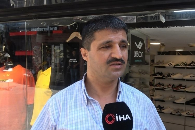 Bursa Nalbantoğlu &Ccedil;arşısı'nda mağazalara girmeye &ccedil;alışan hırsızlar g&uuml;venlik kamerasına yansıdı