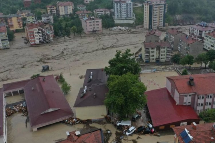 Milli Savunma Bakanlığı'nın kurtarma &ccedil;alışmaları g&ouml;r&uuml;nt&uuml;lendi