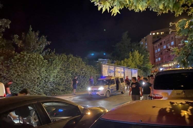 Zonguldak'ta kız yurduna karşı cinsel i&ccedil;erikli hareket yapan gence dayak!