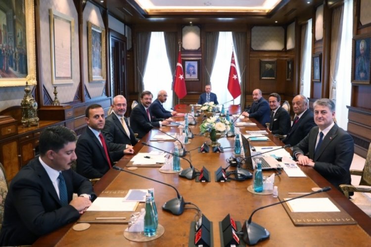 Cumhurbaşkanı Erdoğan, TOGG Y&ouml;netim Kurulu &uuml;yeleriyle toplandı