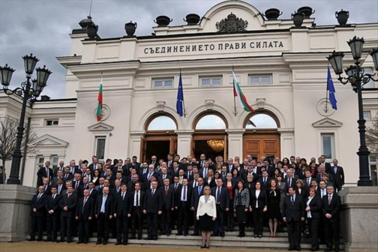 Bulgaristan parlamentosu, başbakan adayı Nikolov'un istifasını kabul etti