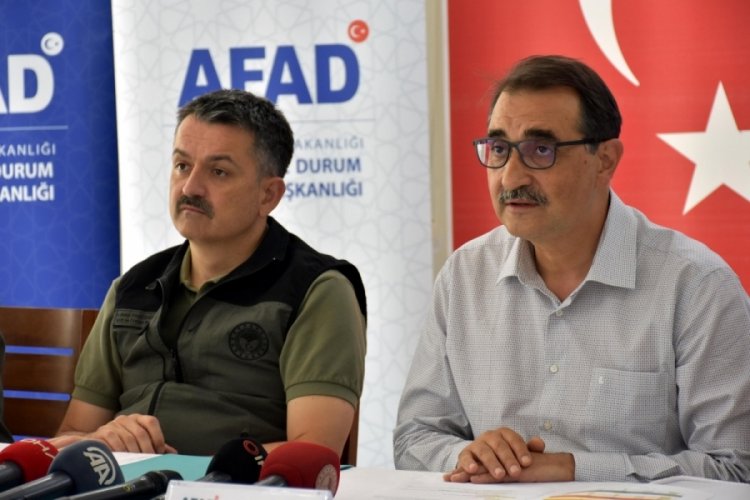 Pakdemirli: "B&uuml;y&uuml;k yangınlardan dolayı t&uuml;m &uuml;lke teyakkuz halindeydi
