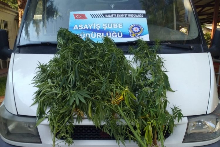 Malatya'da ara&ccedil;ları gasbeden 4 kişiye tutuklama