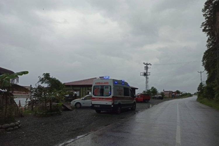 Artvin'de y&uuml;zmek i&ccedil;in denize giren 17 yaşındaki gen&ccedil; kayboldu