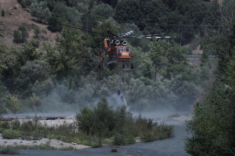 Yunanistan'da yangın kabusu s&uuml;r&uuml;yor