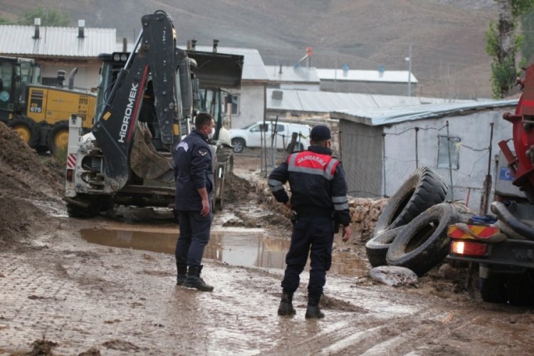 Kayseri'de 50 haneli mahalleyi sel bastı