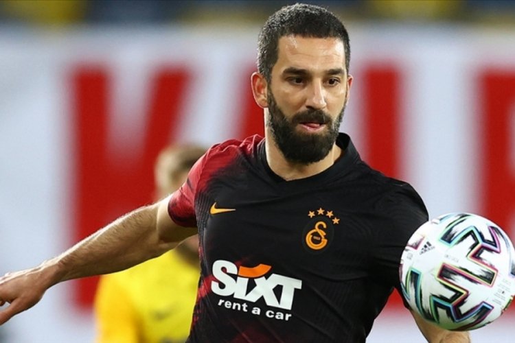 Arda Turan gece yarısı yaptığı paylaşımla taraftara seslendi