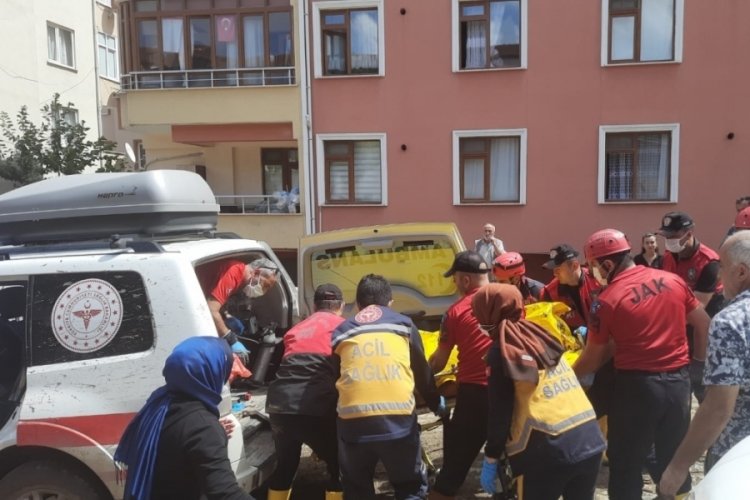 Kastamonu'dan &uuml;z&uuml;c&uuml; haberler geliyor! Enkaz altında cansız bedene ulaşıldı