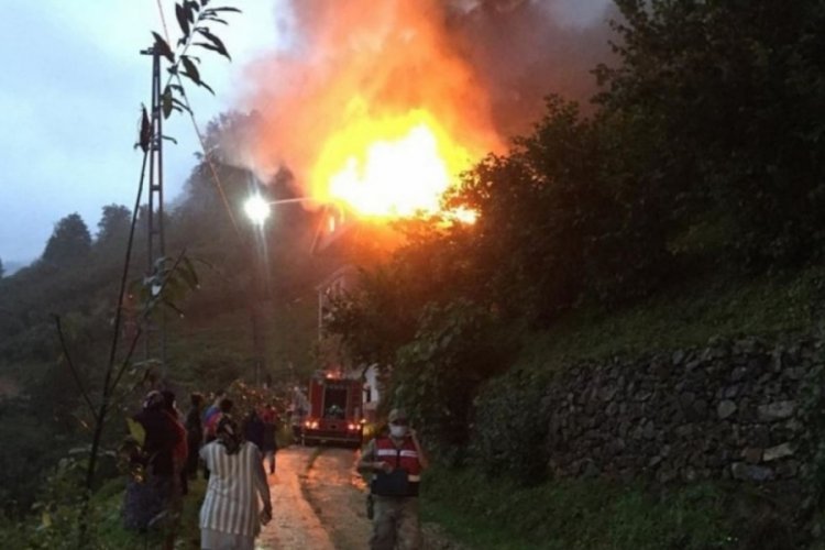 Trabzon &Ccedil;aykara'da &ccedil;ıkan yangın korkuttu
