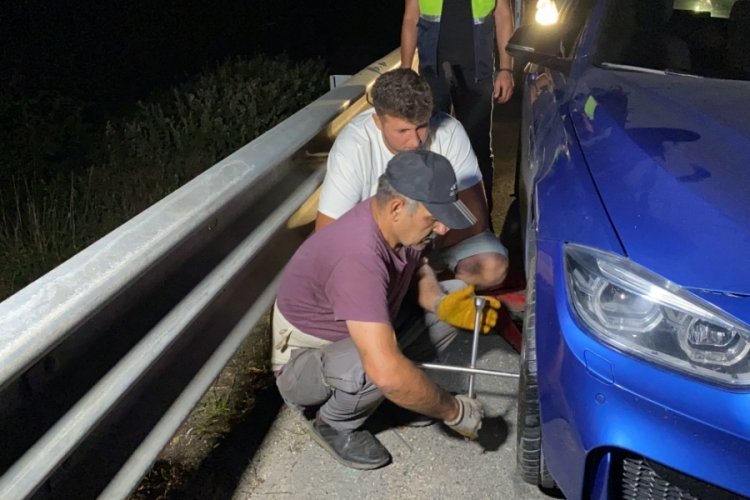 TEM'de 7-8 aracın lastiği aynı anda patladı