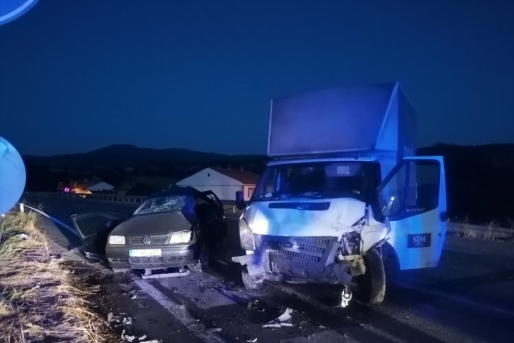&Ccedil;anakkale'de trafik kazası: 1 &ouml;l&uuml; 4 yaralı