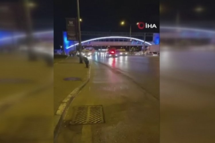 Bursa Acemler'de tırın dorsesi &uuml;st ge&ccedil;ide &ccedil;arptı