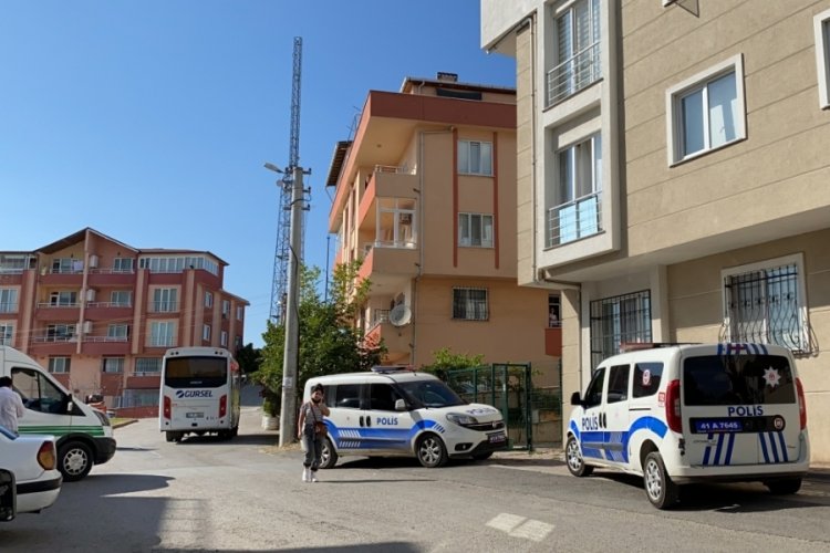 Kocaeli'de psikolojik tedavi g&ouml;ren servis şof&ouml;r&uuml; evinde &ouml;l&uuml; bulundu