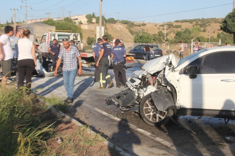 Manisa'da feci kaza: 3'&uuml; engelli 5 yaralı