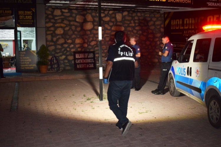 Silahlı saldırıya uğradığı husumetlisini bacağından vurdu